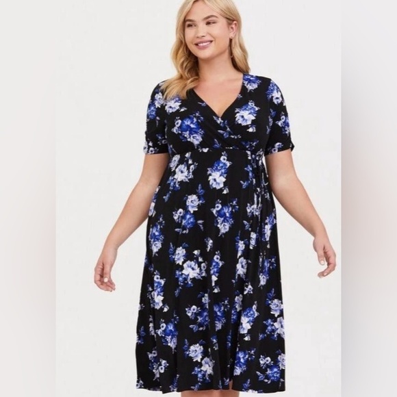 Torrid Blue & Black Floral Faux-Wrap Midi Dress - Size 1X - Picture 1 of 8